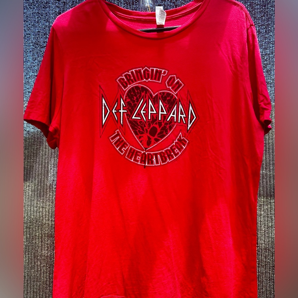 💔 Official Def Leppard Concert Tee~Shirt “Bringing On The HeartBreak” Size XL